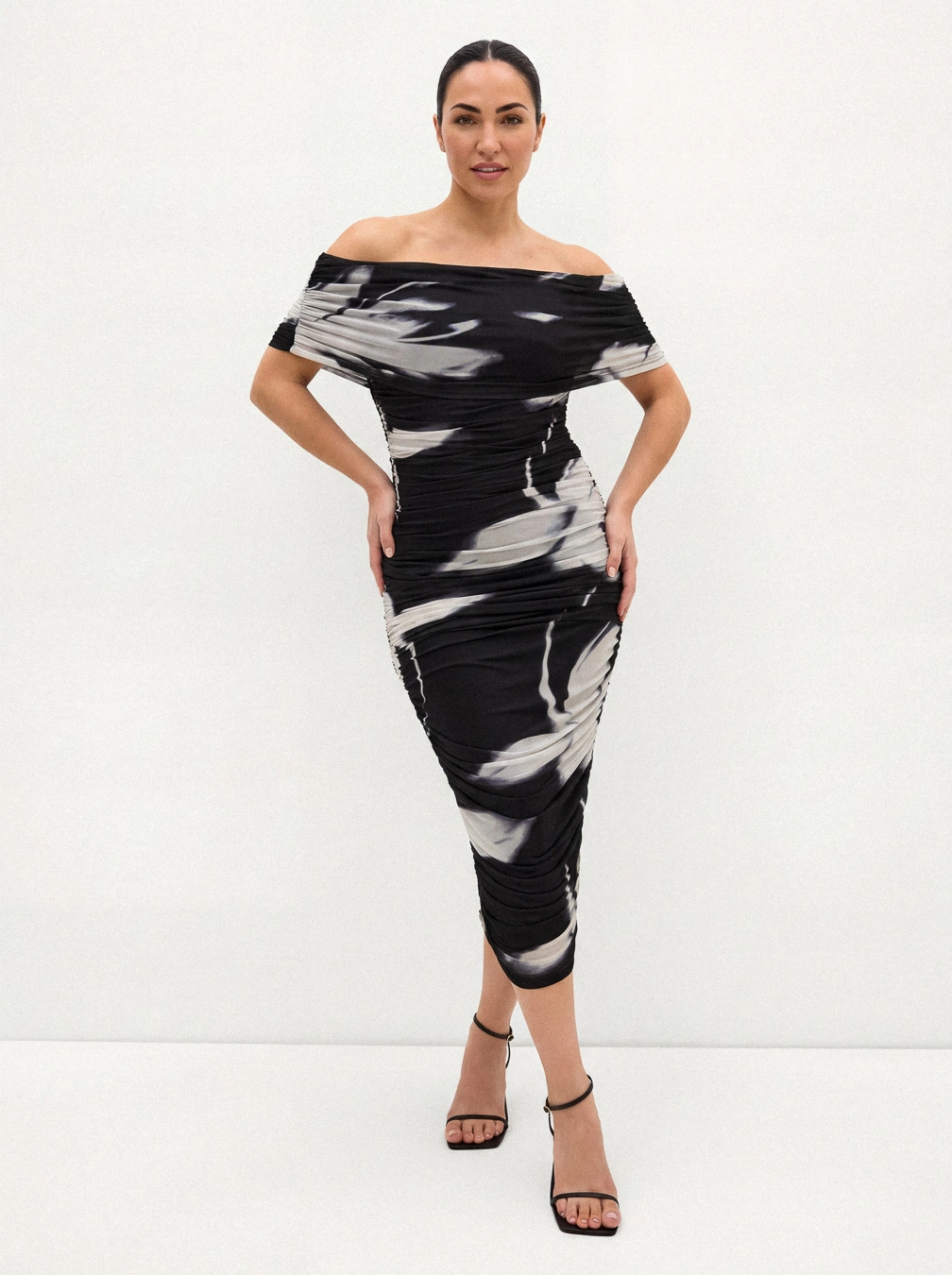 Camila Oliveira Shot 33