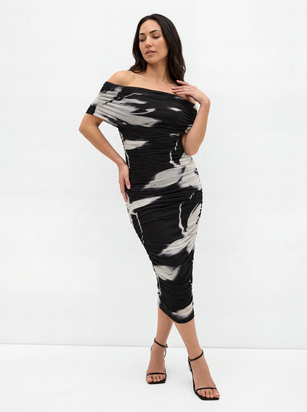 Camila Oliveira Shot 35